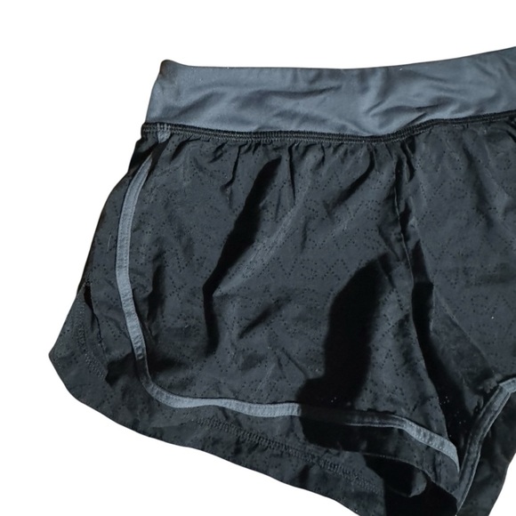Victoria’s Secret Woman’s VSX Sport Layered Shorts Size XS - Picture 3 of 10